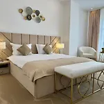 Hotel Queen Vera