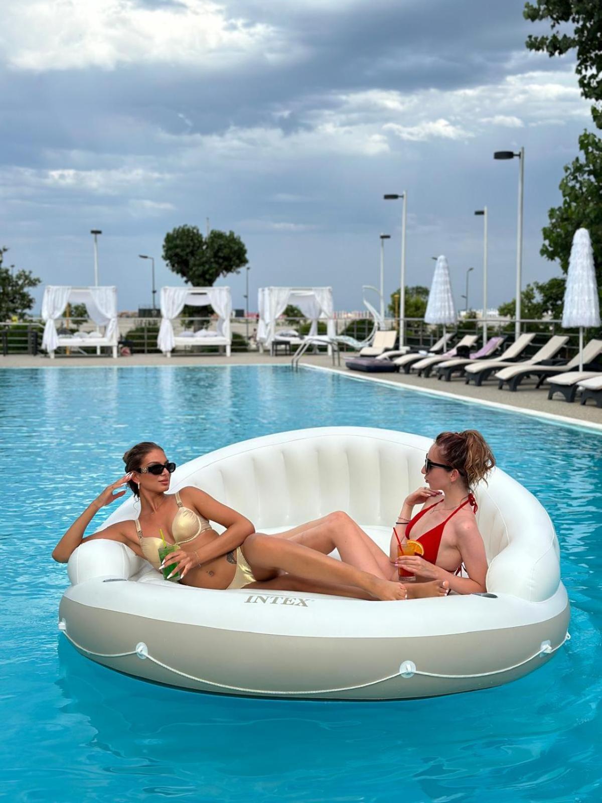 Queen Vera Hotel Mamaia