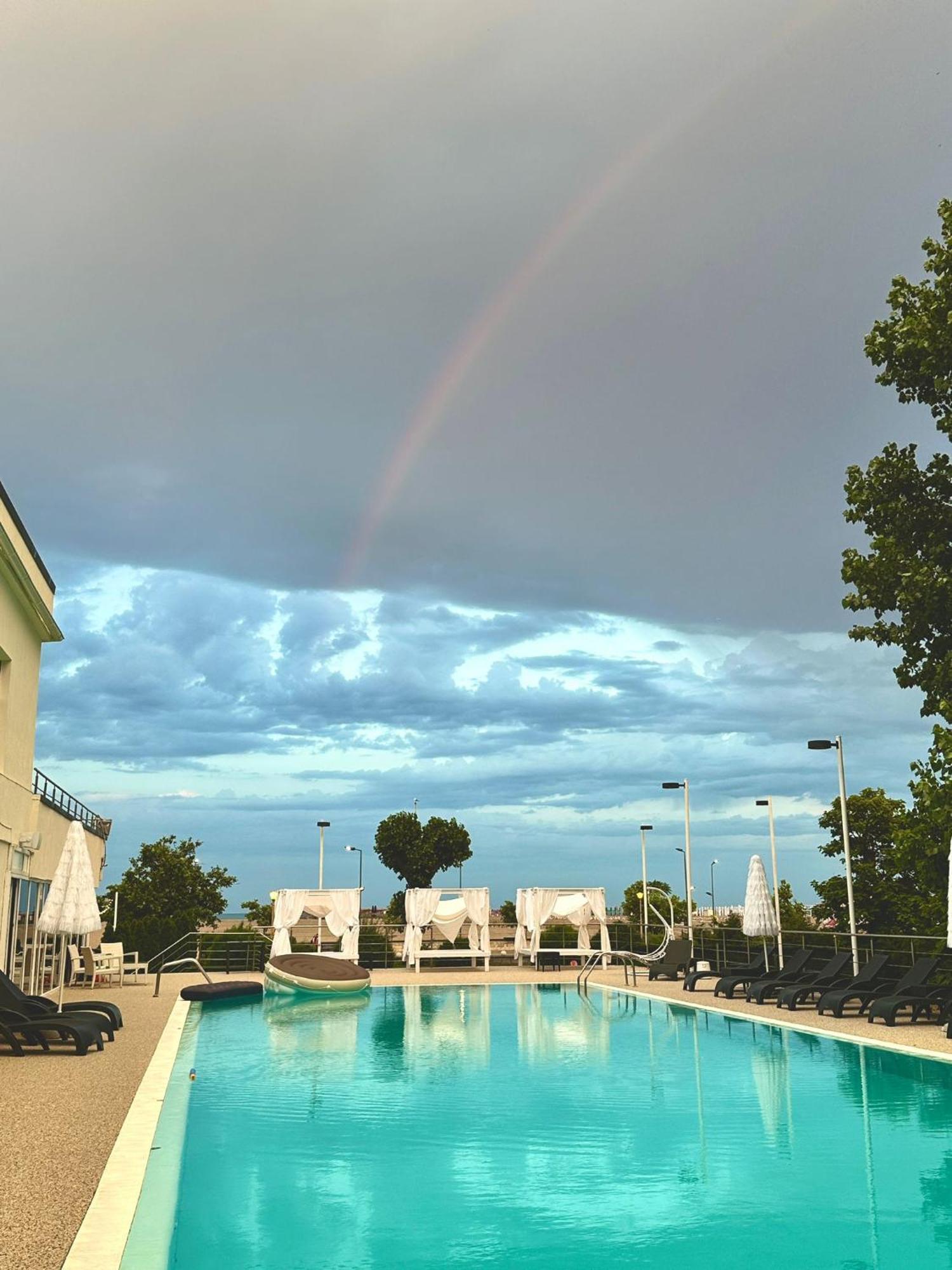 Hotel Queen Vera Mamaia